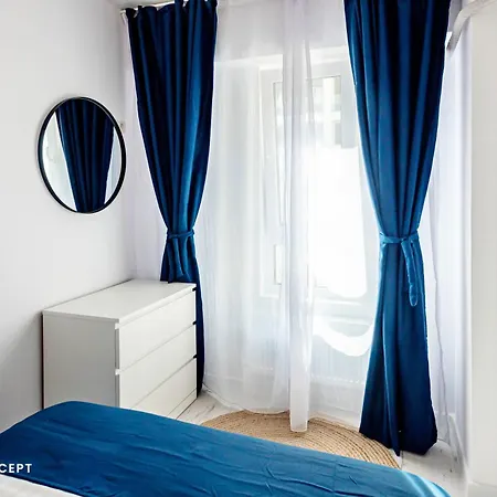 Apartment 922
